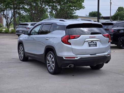 Used 2020 GMC Terrain SLT w/ Preferred Package image 3