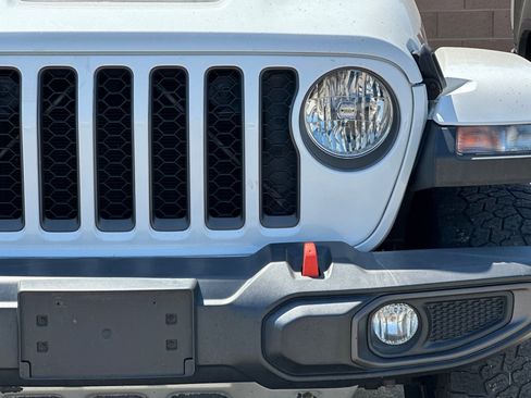 Used 2022 Jeep Gladiator Mojave AWD/4WD image 10