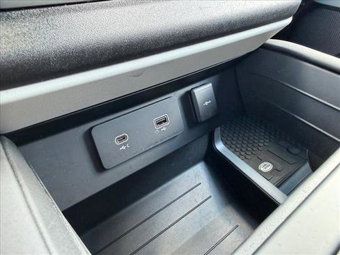 Used 2024 Land Rover Defender 110 S image 30