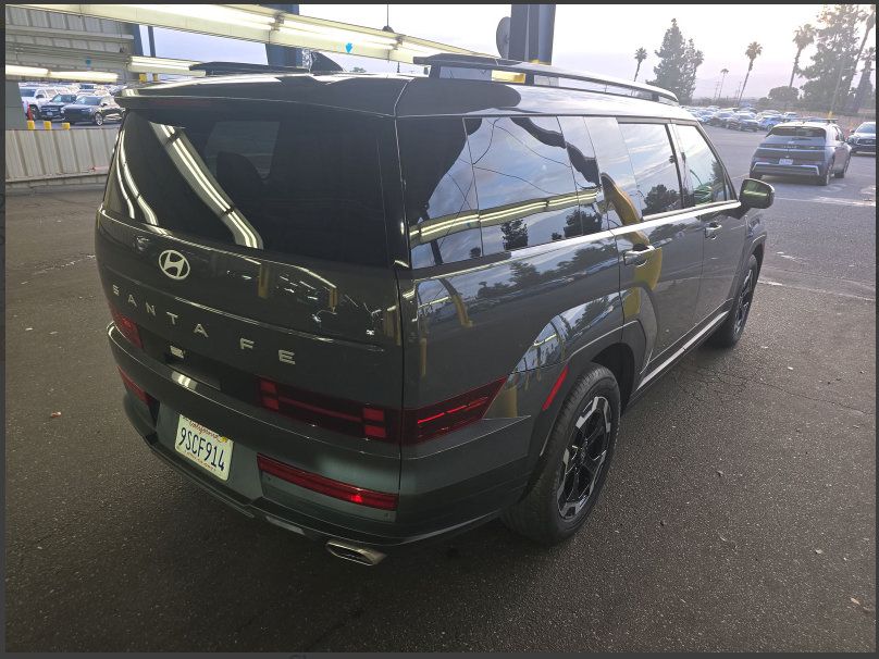 Used 2025 Hyundai Santa Fe SEL FWD image 8