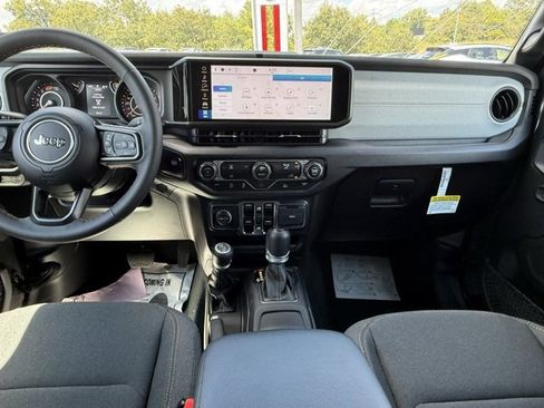 Used 2024 Jeep Wrangler Sport S image 26