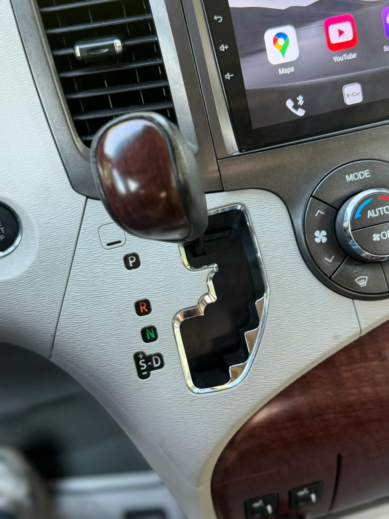 Used 2011 Toyota Sienna Limited w/ Premium Pkg FWD image 27