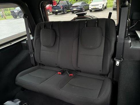 Used 2022 Jeep Wrangler Sport AWD/4WD image 23
