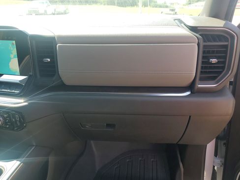 Used 2023 GMC Sierra 1500 SLT w/ SLT Premium Package image 35