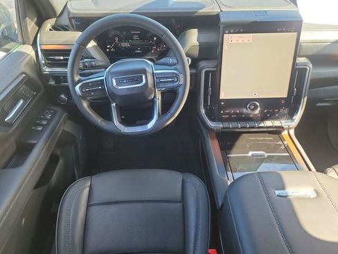 Certified 2025 GMC Yukon Denali image 18