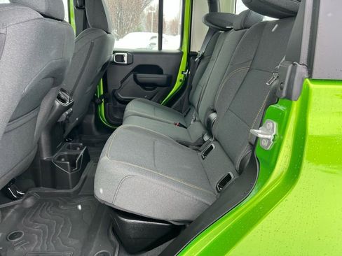 Used 2025 Jeep Gladiator Sport image 25