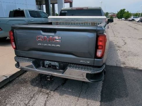 Used 2020 GMC Sierra 1500 SLE w/ SLE Value Package AWD/4WD image 4
