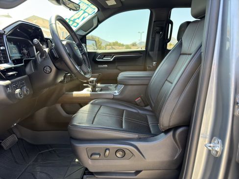 Used 2024 Chevrolet Silverado 1500 High Country w/ High Country Premium Package AWD/4WD image 28