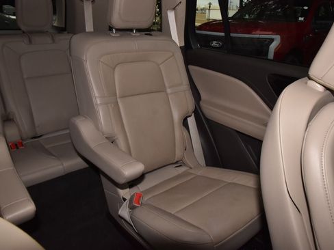 Used 2023 Lincoln Aviator Reserve w/ Equipment Group 201A AWD/4WD image 22