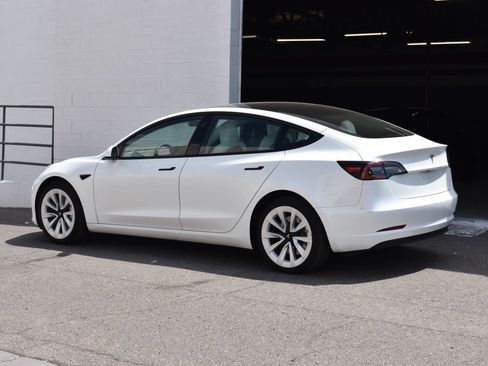 Used 2023 Tesla Model 3 Standard Range RWD image 5