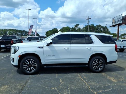 Used 2022 GMC Yukon SLE AWD/4WD image 1