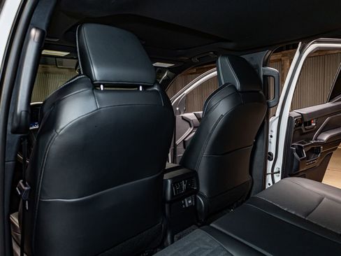 Used 2025 Toyota 4Runner TRD Off-Road image 25