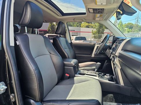 Certified 2022 Toyota 4Runner SR5 Premium w/ Moonroof Package AWD/4WD image 10