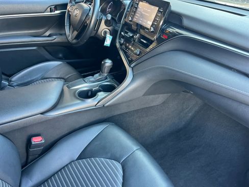 Used 2021 Toyota Camry SE image 16