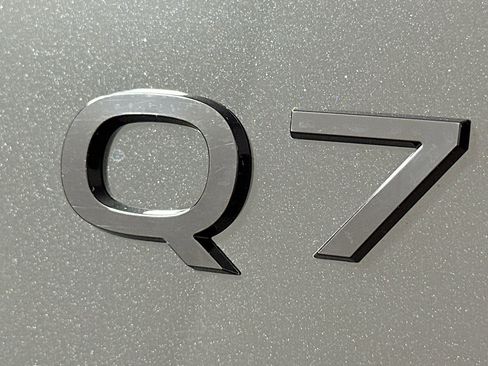 New 2025 Audi Q7 3.0T Prestige image 10