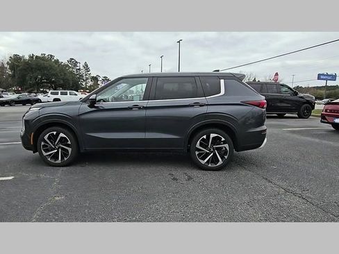 Used 2024 Mitsubishi Outlander SE image 23