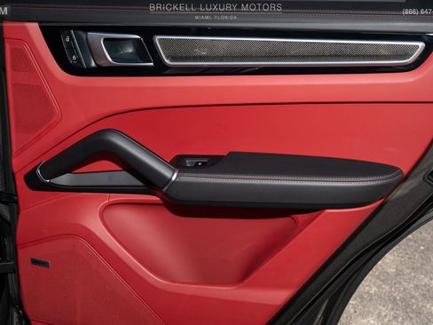 Used 2023 Porsche Cayenne GTS w/ Premium Package Plus image 18