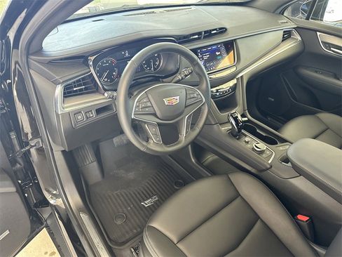 New 2025 Cadillac XT5 Luxury w/ LPO, Floor Liner Package image 11