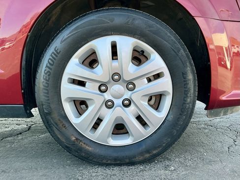 Used 2015 Dodge Grand Caravan American Value Package image 19