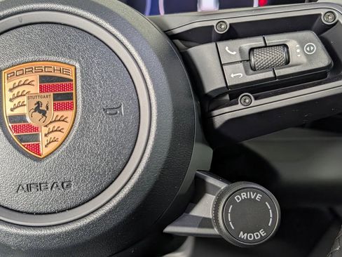 New 2026 Porsche Macan 4 Electric image 38