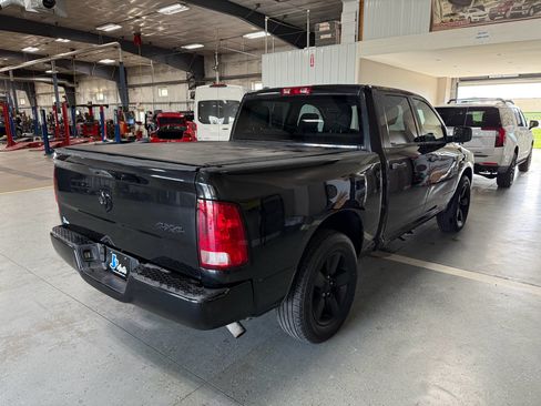 Used 2016 RAM 1500 Express w/ Black Ram 1500 Express Group AWD/4WD image 7