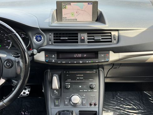 Used 2017 Lexus CT 200h w/ Navigation System Package image 28