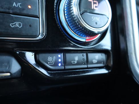 Used 2023 GMC Yukon XL Denali image 27