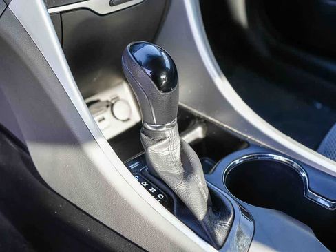 Used 2013 Hyundai Sonata GLS w/ Popular Equipment Pkg FWD image 19