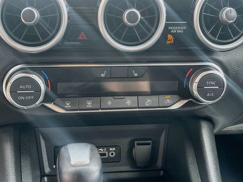 Used 2025 Nissan Sentra SR w/ Midnight Edition FWD image 15