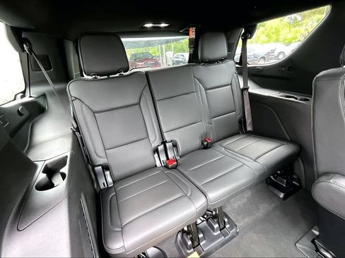 Used 2025 GMC Yukon Denali w/ Denali Reserve Package AWD/4WD image 24