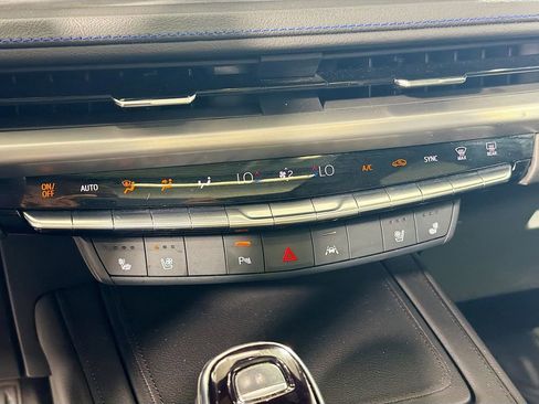 Used 2024 Cadillac XT4 Sport AWD/4WD image 18
