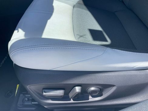 Used 2025 Toyota Corolla XSE image 5