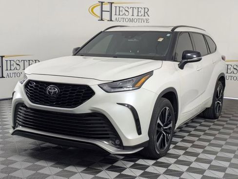 Used 2021 Toyota Highlander XSE AWD/4WD image 5