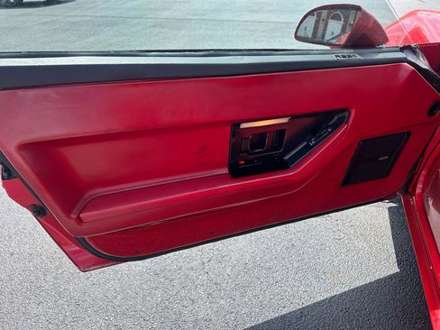 Used 1989 Chevrolet Corvette Coupe RWD image 11