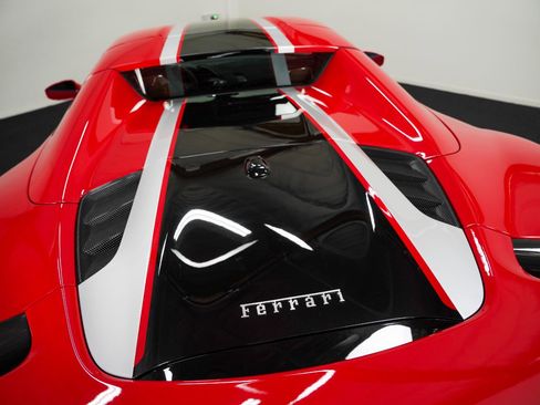 Used 2020 Ferrari 488 Pista Spider image 27