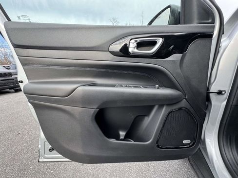 New 2026 Jeep Compass Latitude w/ Sun and Sound Group image 26