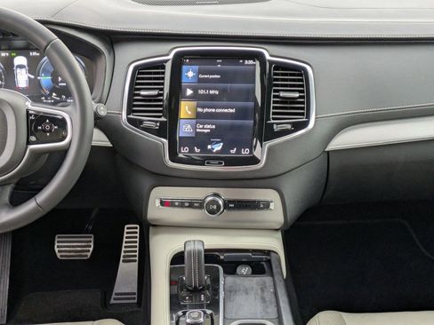 Used 2022 Volvo XC90 T8 R-Design w/ Advanced Package AWD/4WD image 19