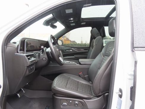 Used 2023 Cadillac Escalade V image 12