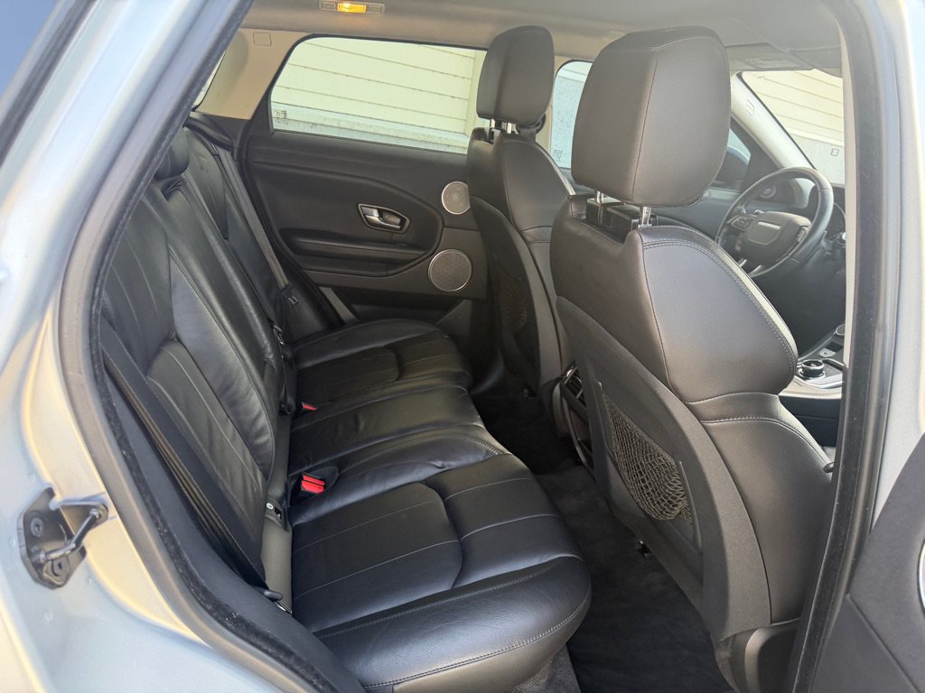 Used 2018 Land Rover Range Rover Evoque SE AWD/4WD image 23
