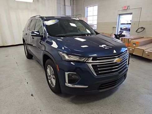 Certified 2023 Chevrolet Traverse LT FWD image 2