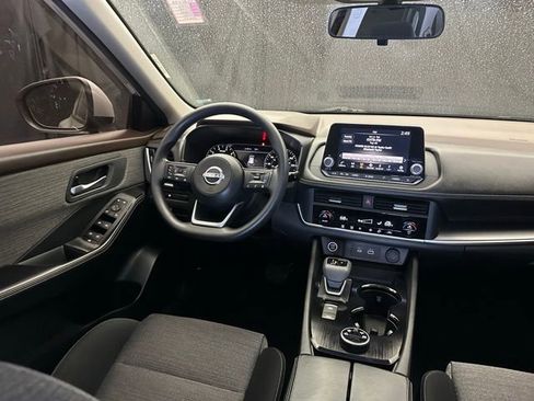 Used 2023 Nissan Rogue SV AWD/4WD image 19
