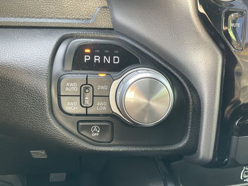 Used 2025 RAM 1500 Laramie AWD/4WD image 31