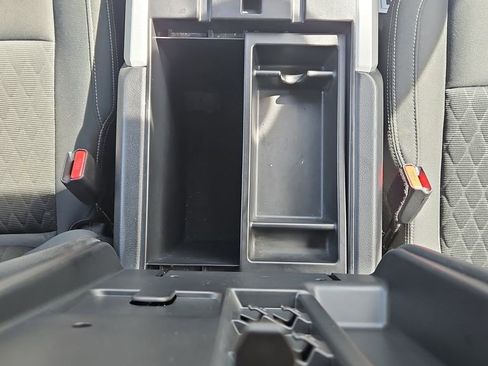 Used 2019 Nissan Titan SV w/ SV Convenience Package AWD/4WD image 28