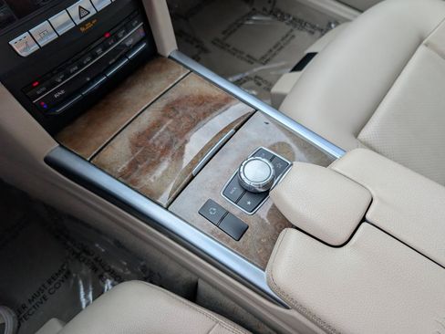 Used 2014 Mercedes-Benz E 350 Sedan image 34