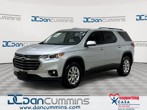 Used 2021 Chevrolet Traverse LT FWD image 1