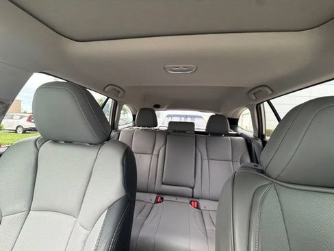Used 2025 Subaru Outback Limited AWD/4WD image 2