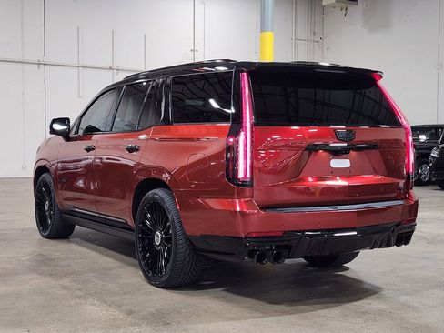 Used 2025 Cadillac Escalade V image 11