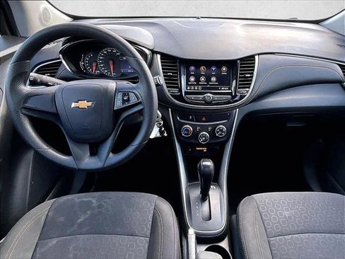 Used 2022 Chevrolet Trax LS image 16