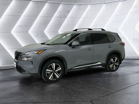 Used 2023 Nissan Rogue SL w/ SL Premium Package FWD image 3