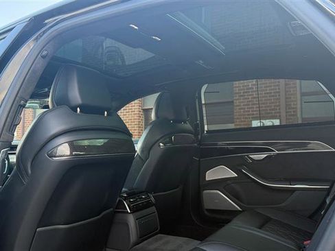 Used 2020 Audi S8 L image 23